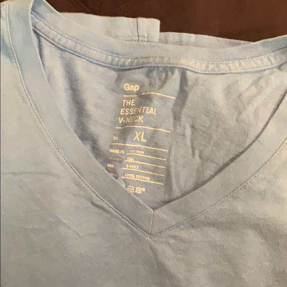 Gap cotton v neck t shirts. Bundle of 5. Like new - Picture 2 of 6